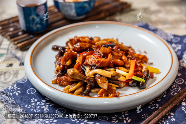 雞樅菌炒牛肉