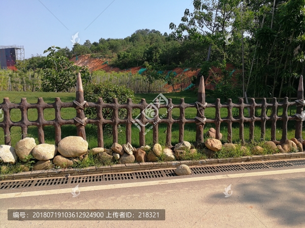 鵝卵石和圍欄