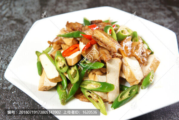 五香豆腐炒回鍋肉