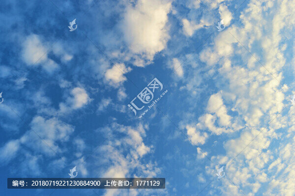藍(lán)天白云