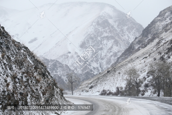 雪山雪痕跡