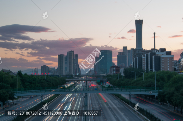 中國尊車流