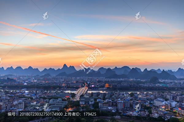 廣西桂林城區(qū)全景漓江晚霞