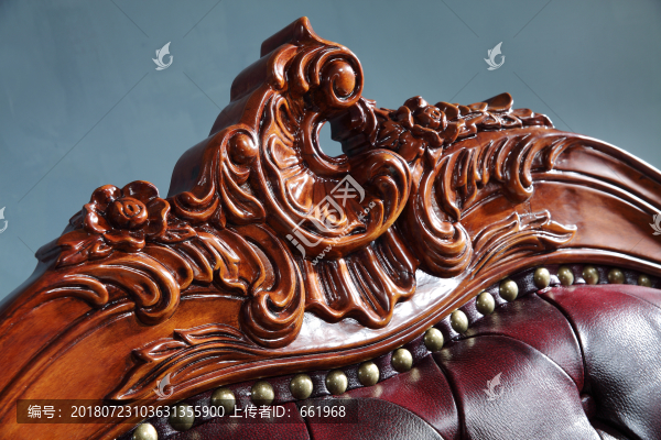 美式實(shí)木真皮沙發(fā)特寫