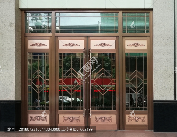 仿銅門