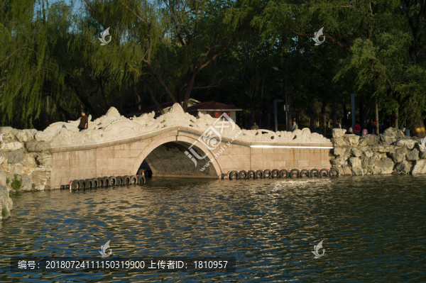 龍?zhí)豆珗@風(fēng)光