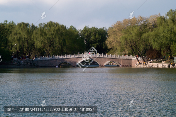 龍?zhí)豆珗@風(fēng)光
