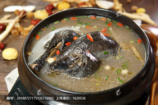 養(yǎng)生烏雞湯