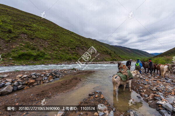 貢嘎雪山環(huán)線徒步風光115