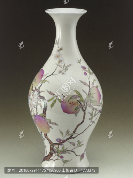 景德鎮(zhèn)窯粉彩蝠桃紋瓶