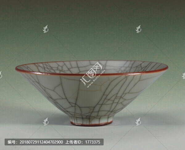 仿哥窯碗