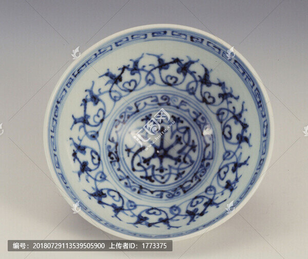 明永樂景德鎮(zhèn)窯青花菊瓣紋碗