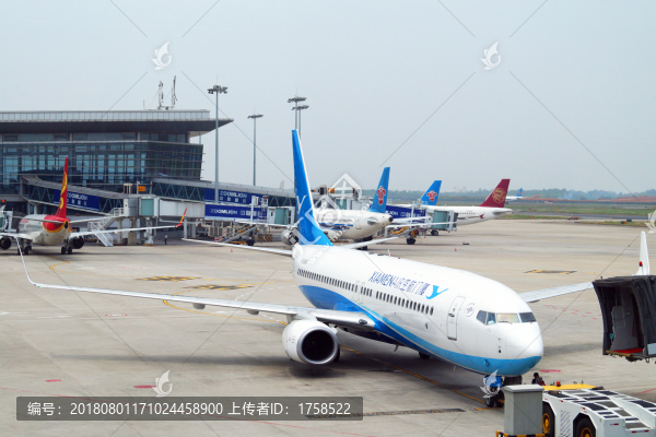 福州長樂機場廈門航空飛機