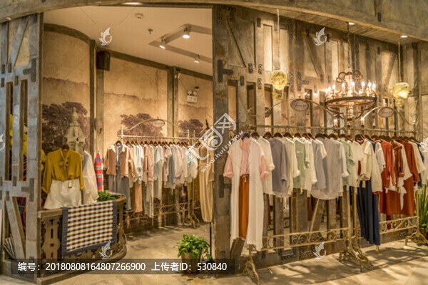 大型商場服裝專賣店