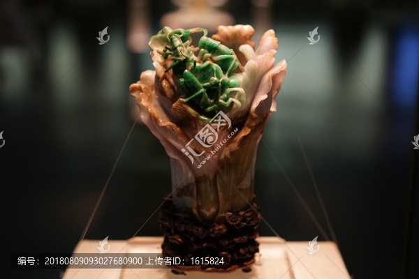 清代翡翠蟈蟈白菜