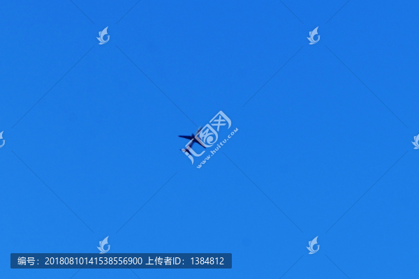 天空中飛行的飛機