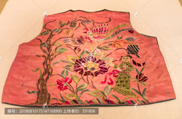 滿族刺繡圍涎