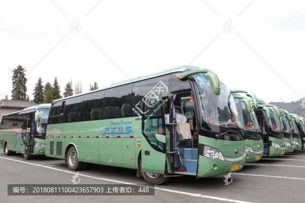 旅游景點大巴車