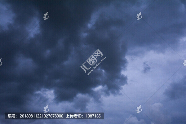 烏云天空