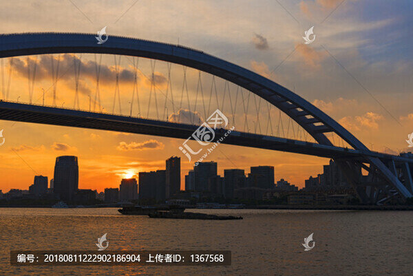 大橋晚霞風光