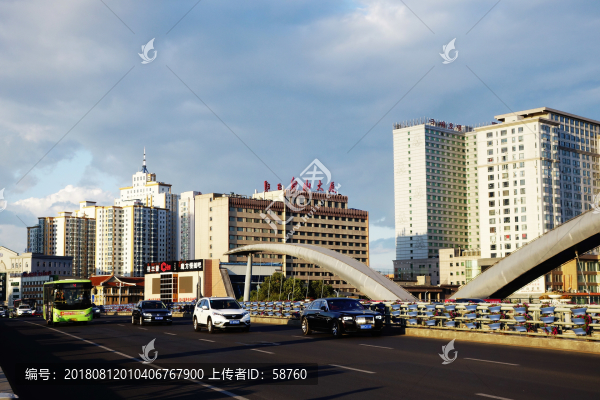 延吉大橋上的車(chē)輛