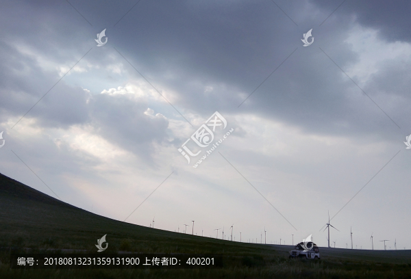 草原上的風(fēng)力發(fā)電