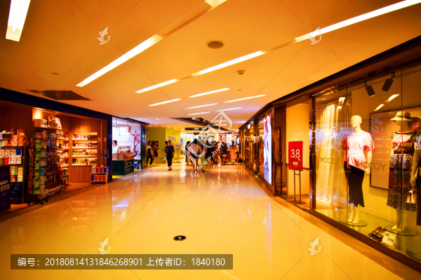 商場內(nèi)景