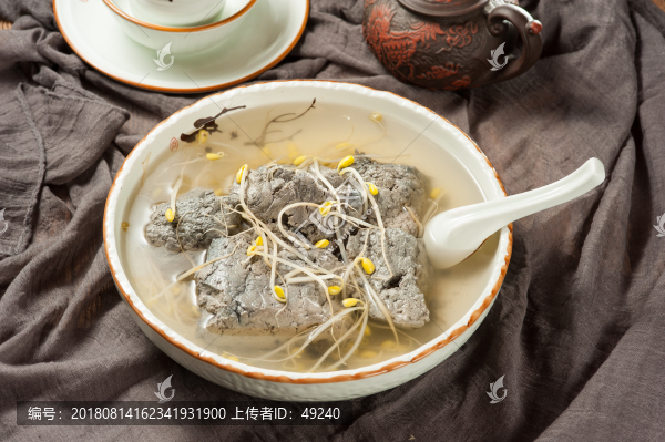 素黑豆花