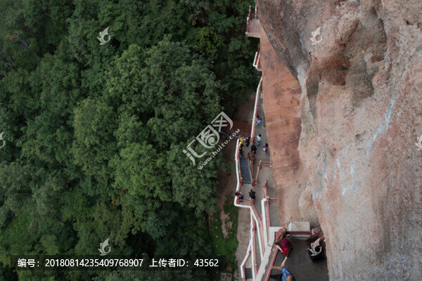 麥積山石窟