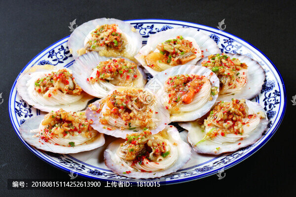蒜茸粉絲蒸扇貝