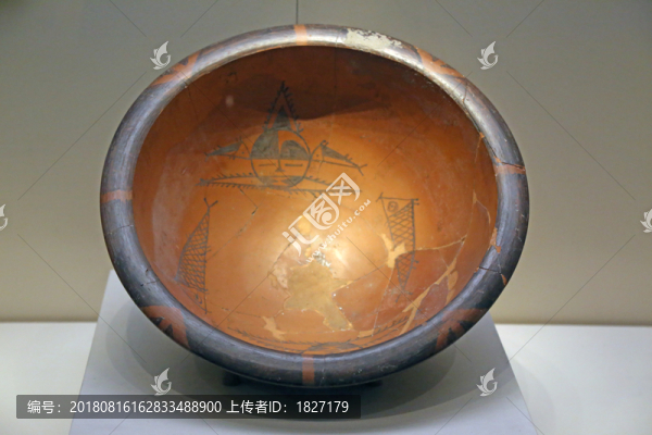 人面魚紋彩圖陶盆
