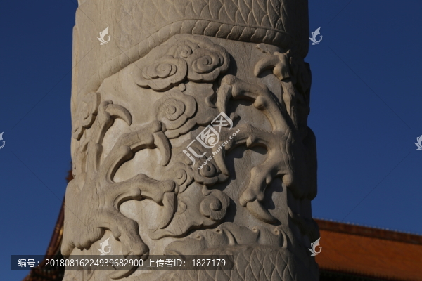 華表上龍雕刻