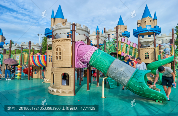 城堡滑梯