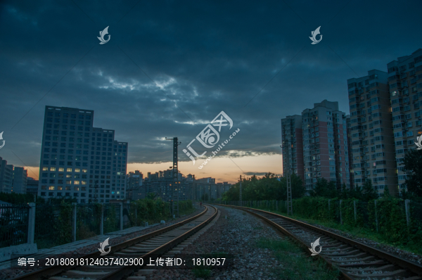 城市夕陽霞光