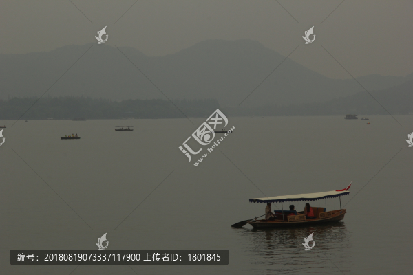 霧霾下的西湖