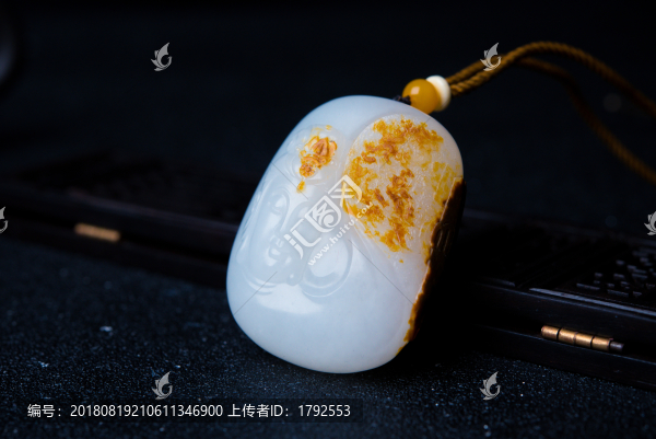 玉飾