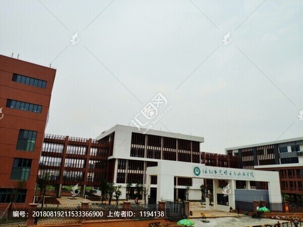 建設(shè)中的馬山頭學(xué)校