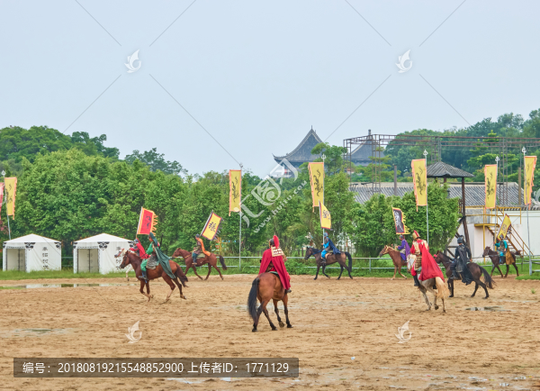 馬場(chǎng)騎馬