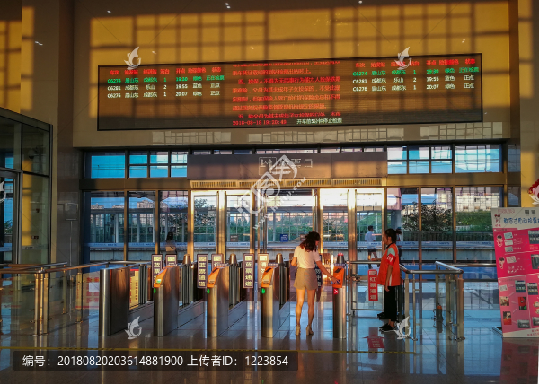 高鐵動車候車室檢票口