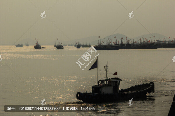 象山石浦漁港海面