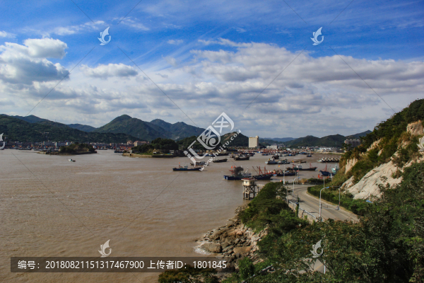 象山石浦漁港海面