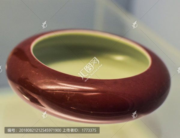景德鎮(zhèn)窯豇豆紅釉水盂