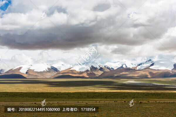 中國(guó)西藏阿里藍(lán)天白云雪山圣湖