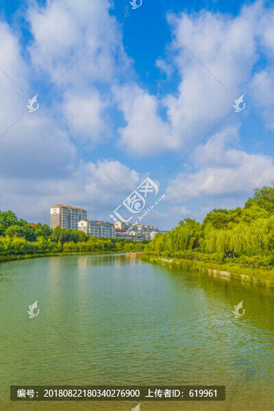 藍天碧水白云