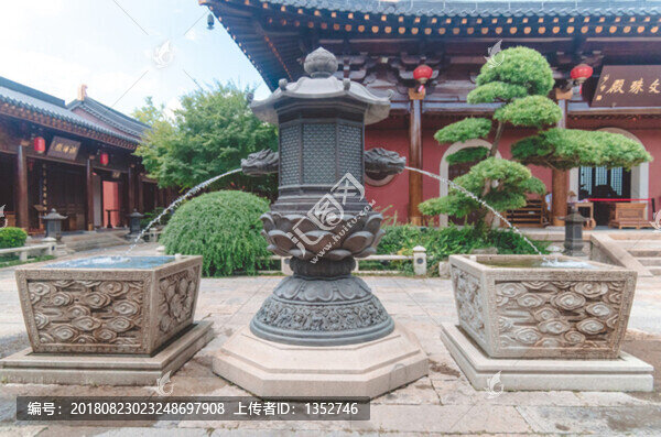 寺廟噴水寶鼎