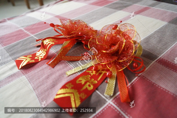 胸花