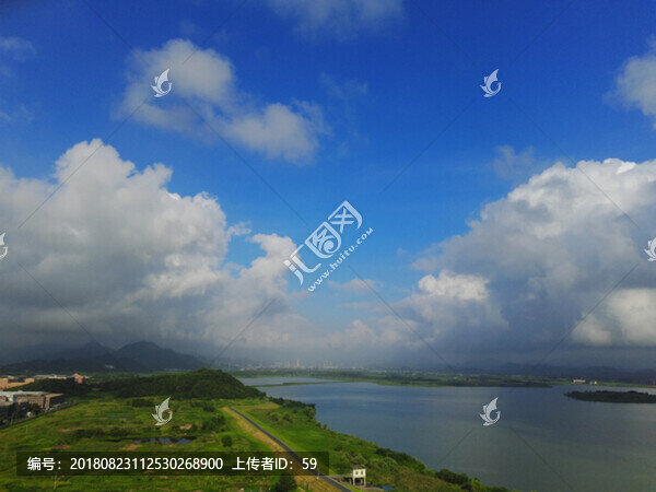藍(lán)天白云