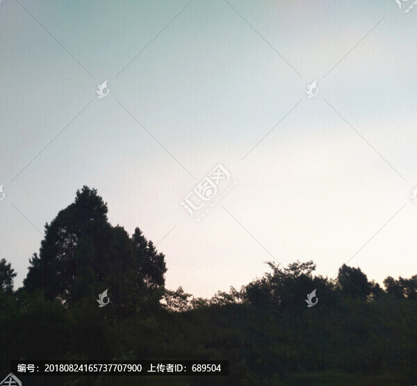 藍(lán)天白云
