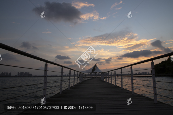 傍晚景