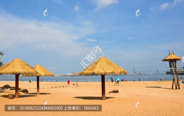 海灘草亭